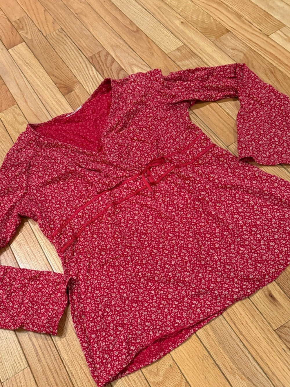 Women's Red Floral Long-Sleeve V-Neck Babydoll Bow Top Size S - Picture 2 of 7
